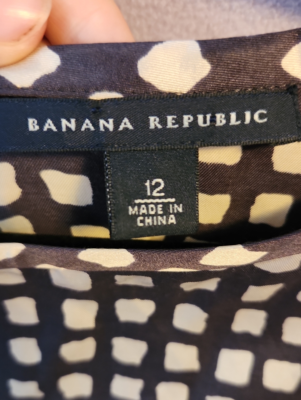 ✨️3/$20✨️ Banana Republic Black and Cream Grid-Print Midi Dress - Picture 2 of 4